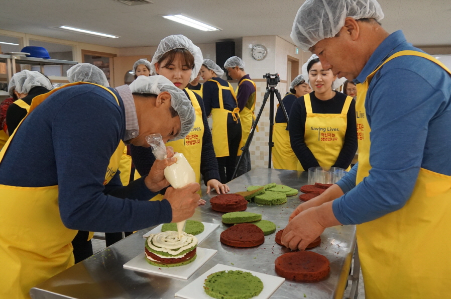 부산시설공단 노사합동 하반기 사랑의 제빵봉사 활동 펼쳐 이미지2번째
