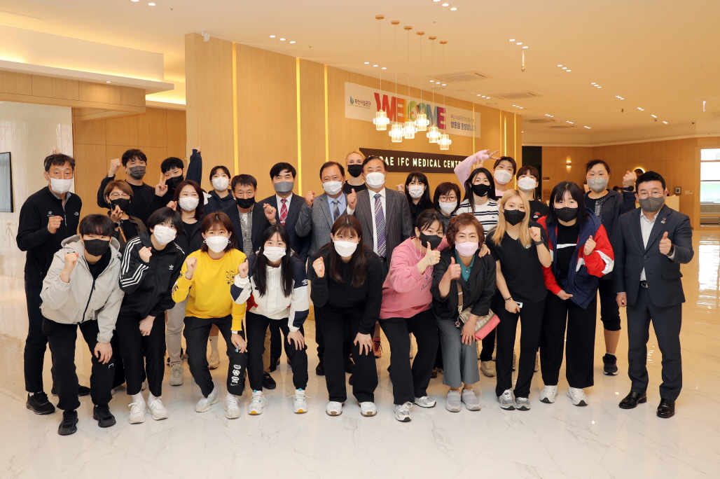 부산미래IFC검진센터 기념촬영