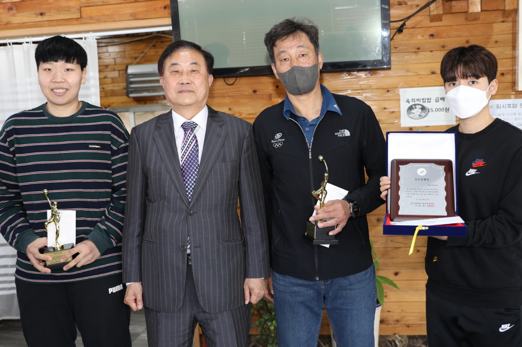 여자핸드볼팀 선수-부모님 초청 투어 기념촬영4